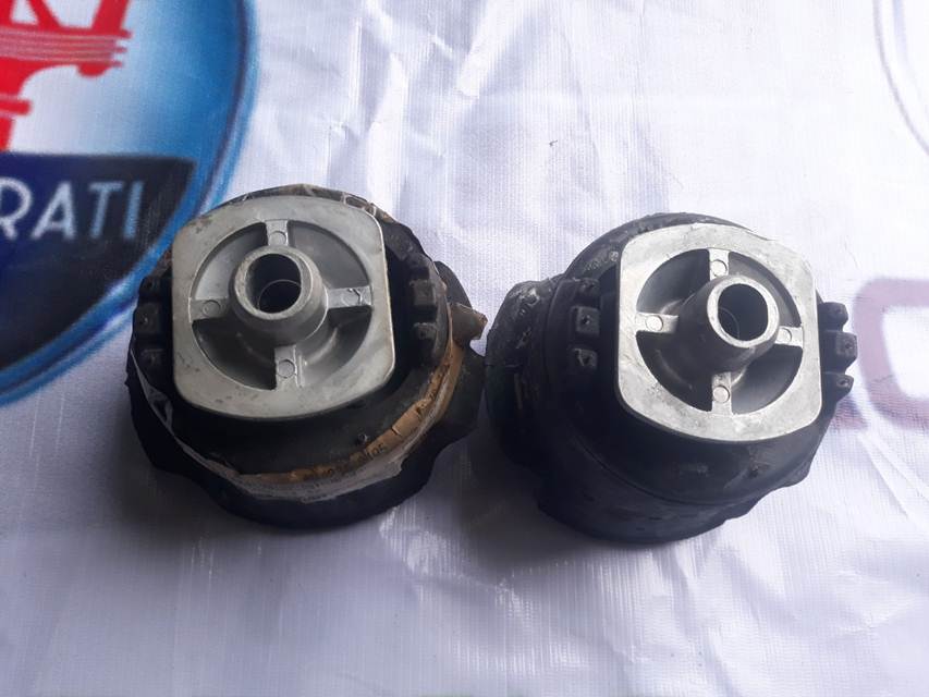 Cao Su Rầm Sau A2213511342 (1)