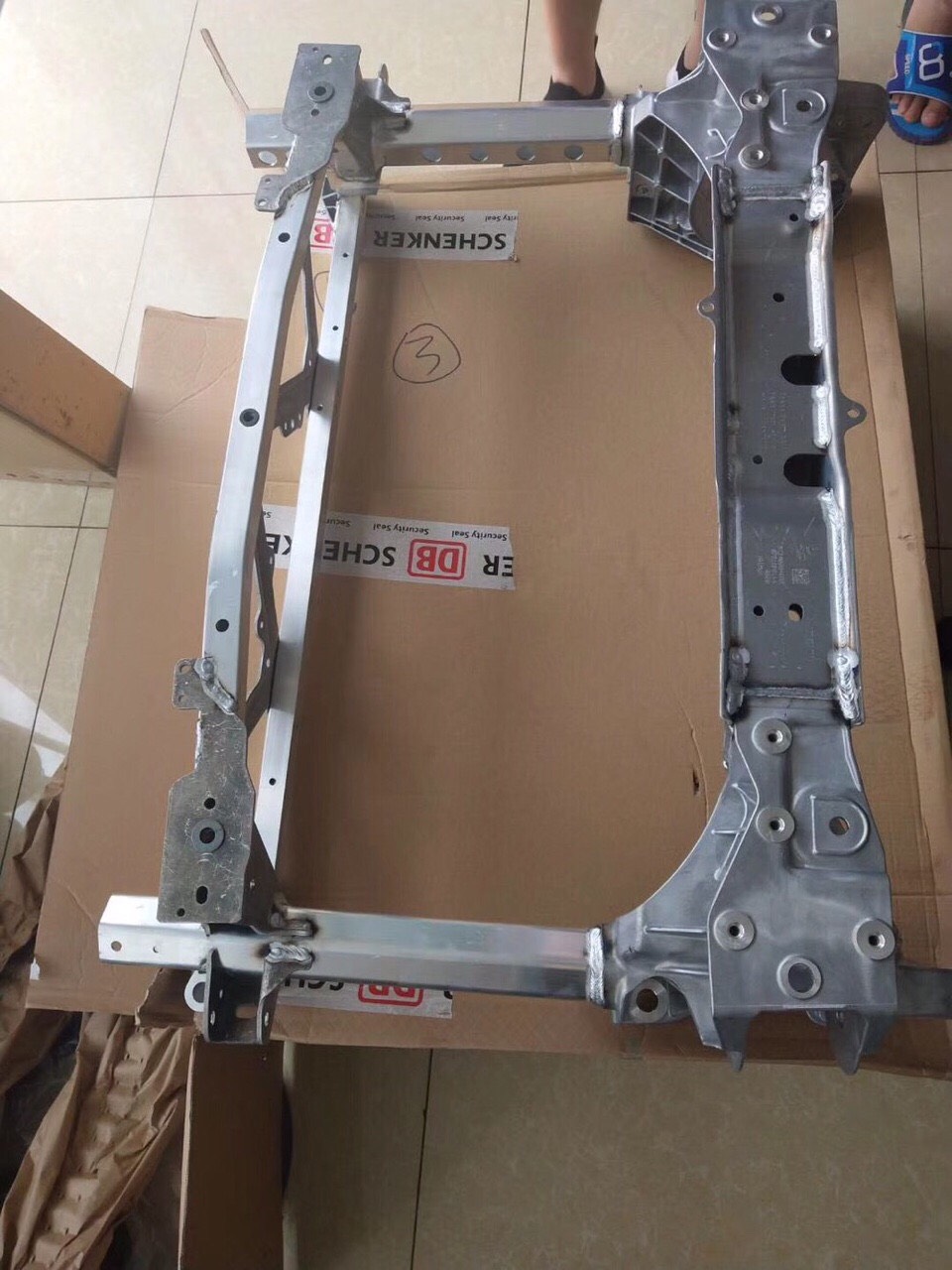 971400048AM GIÁ ĐỠ BỆ MÁY PORSCHE PANAMERA 971 2017-2018