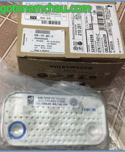 Két Làm Mát Dầu Máy VW Passat 07K117021C