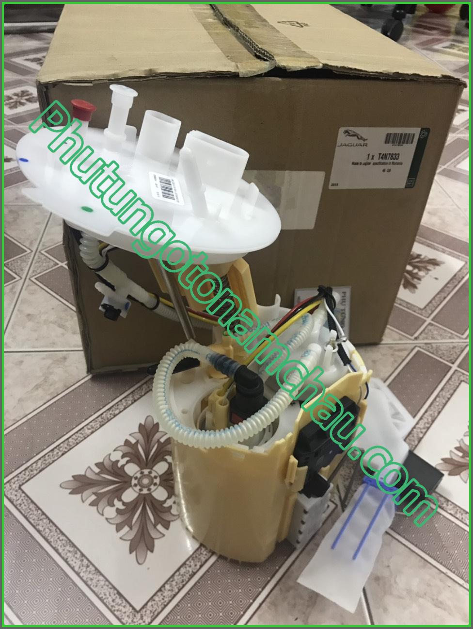 Bơm Xăng Jaguar XE 2017-2018 T4N7833