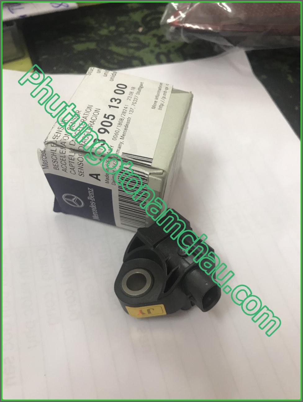 Cảm Biến Kích Nổ Túi Khí Trước Trái Mercedes C200 A2139051300