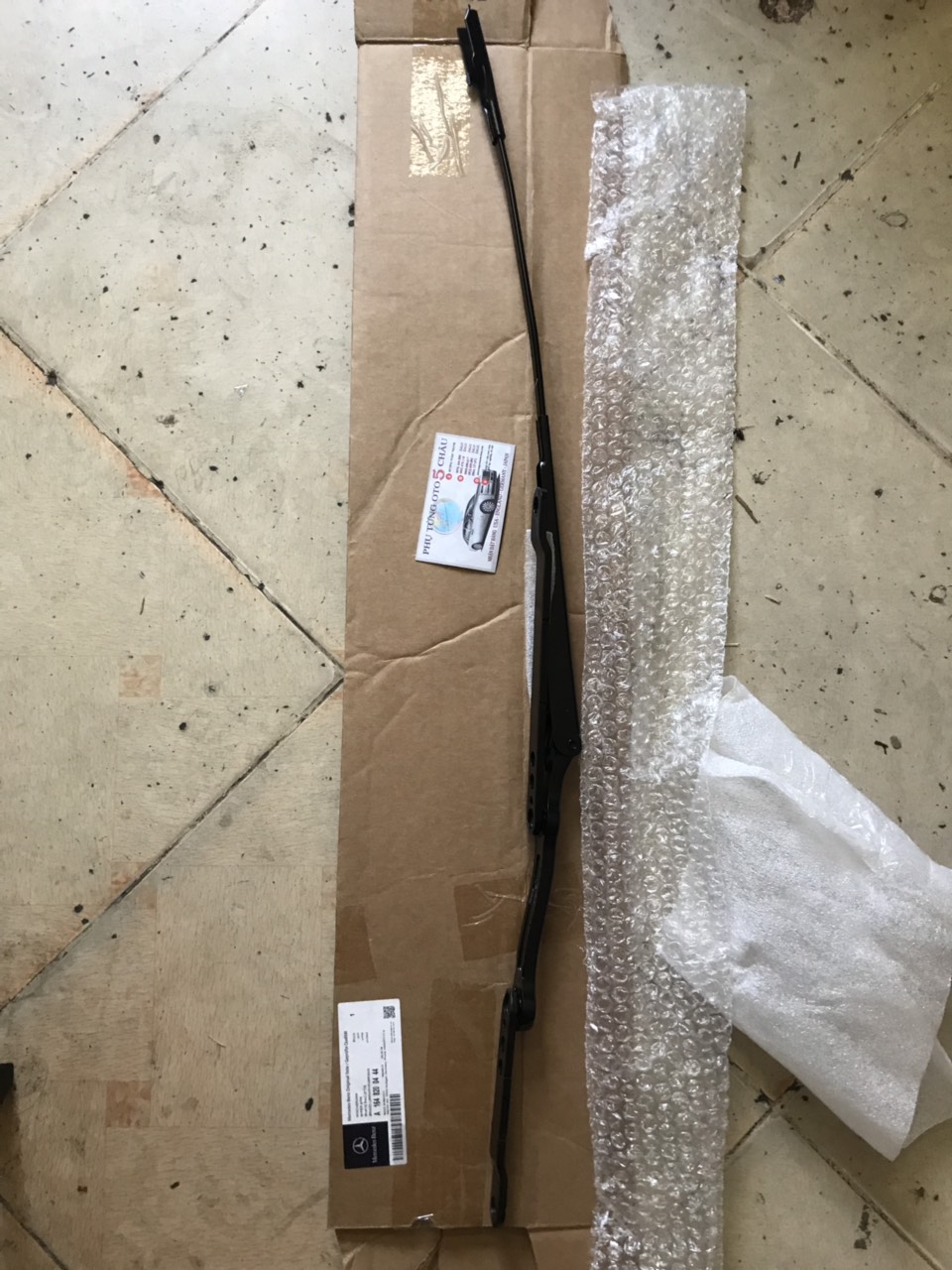 Cần Gạt Mưa Trước RH Mercedes GL500 A1648200444