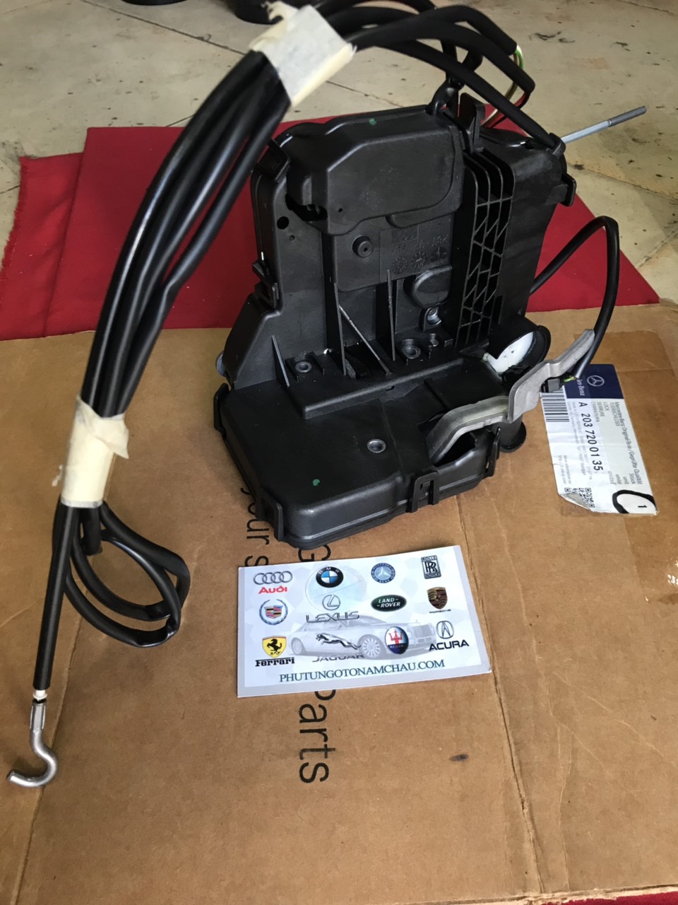 Khóa Cửa Trước LH Mercedes A2037200135