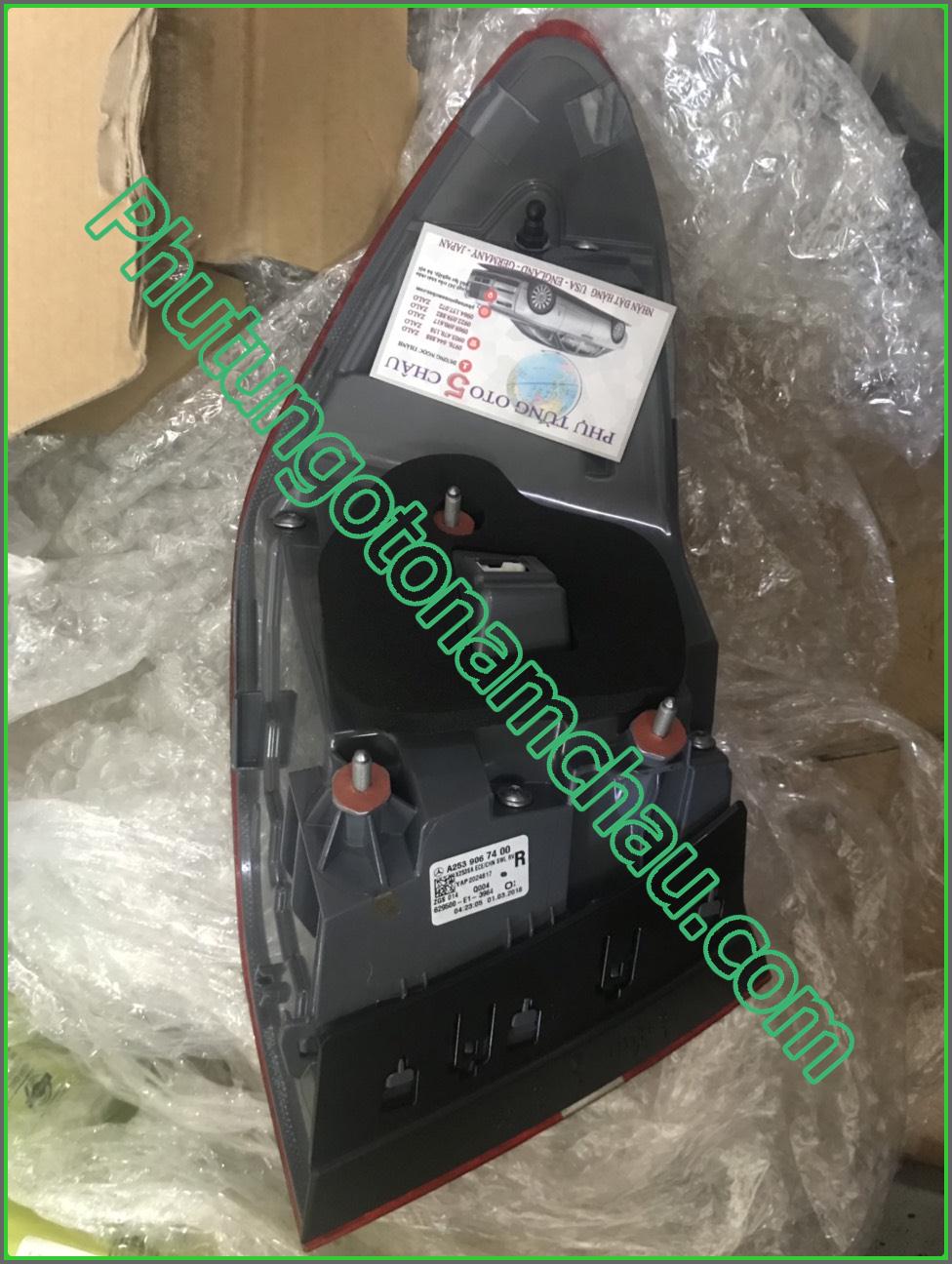 Đèn Hậu Ngoài Phải Mercedes GLC 200 A2539067400