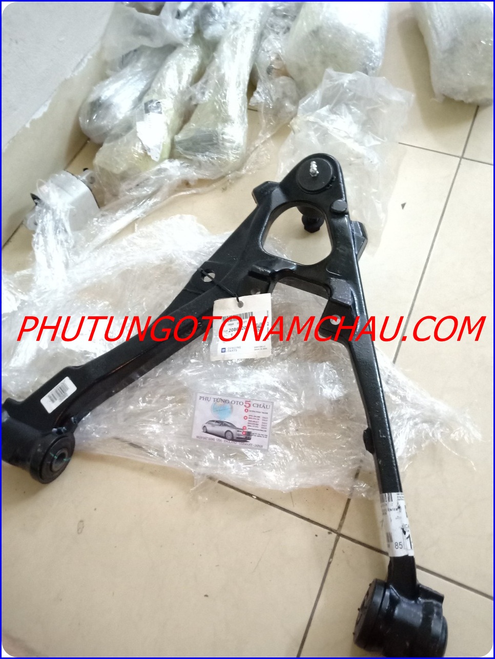 Càng A Dưới LH Cadillac Escalade GM