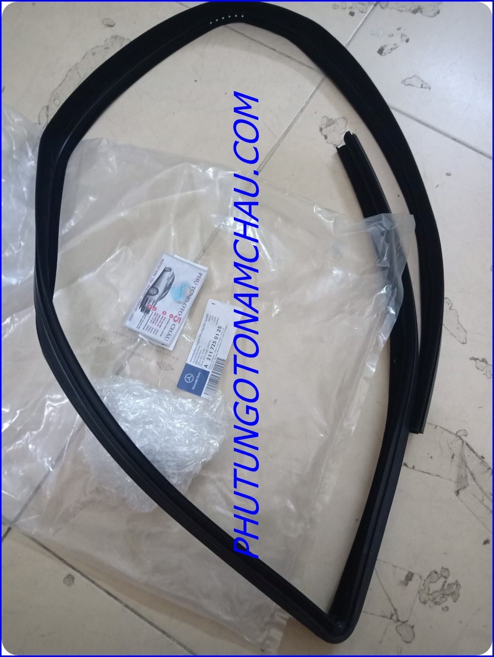 Ron Kính Cánh Cửa Trước LH Mercedes A2117250125