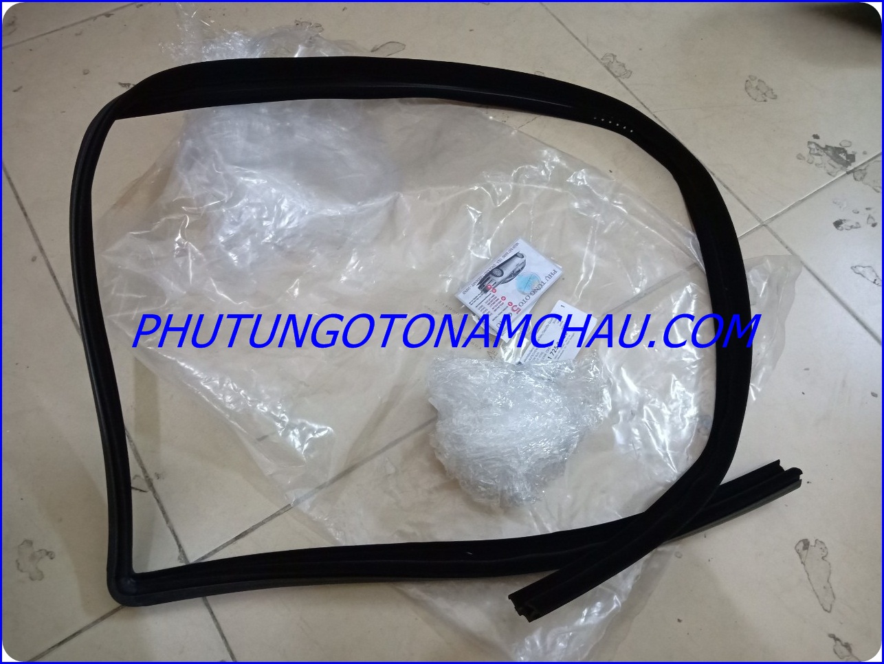 Ron Kính Cánh Cửa Trước LH Mercedes E A2117250125