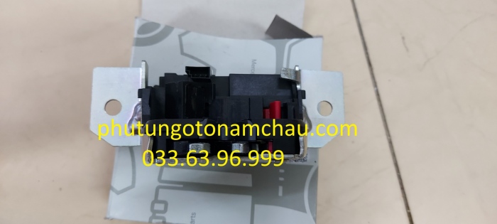 A1697400400 Khóa Cốp Sau Merc W169 (1)