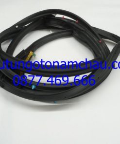 Lexus LX570 Front Right Door Weatherstrip Seal 67861-60150 OEM A12_result