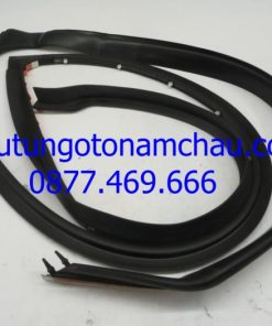 Rolls-Royce Ghost Front Right Door Joint Seal 51767200324 OEM A12_result