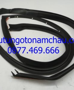 Rolls-Royce Ghost Front Right Door Joint Seal 51767200324 OEM A12_result