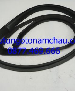 Rolls-Royce Ghost Front Right Door Joint Seal 51767200324 OEM A13_result