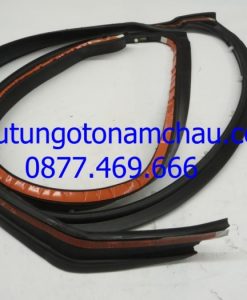 Rolls-Royce Ghost Front Right Door Joint Seal 51767200324 OEM A14_result