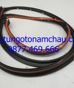 Rolls-Royce Ghost Front Right Door Joint Seal 51767200324 OEM A1_result