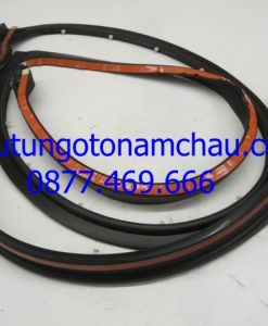 Rolls-Royce Ghost Front Right Door Joint Seal 51767200324 OEM A1_result