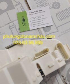 A2217307435 Khoá Cửa Sau Phải W221 S-Class (1)