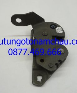Cadillac Escalade, Chevrolet Suburban Rear Seat-Catch 15804397 OEM A1._result