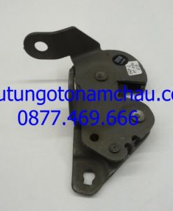 Cadillac Escalade, Chevrolet Suburban Rear Seat-Catch 15804397 OEM A1._result