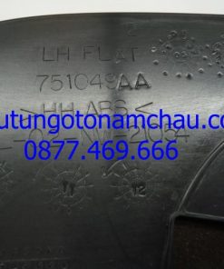 Cadillac Escalade Left Driver Door Mirror Glass 23394637 OEM A14_result