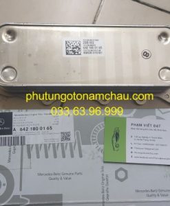 A6421800165 Két Làm Mát Dầu Máy Merc W642 (1)