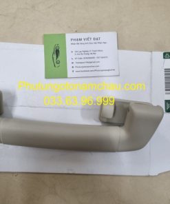 LR108251 Tay Nằm Trên La Phông Trần Land Rover (2)